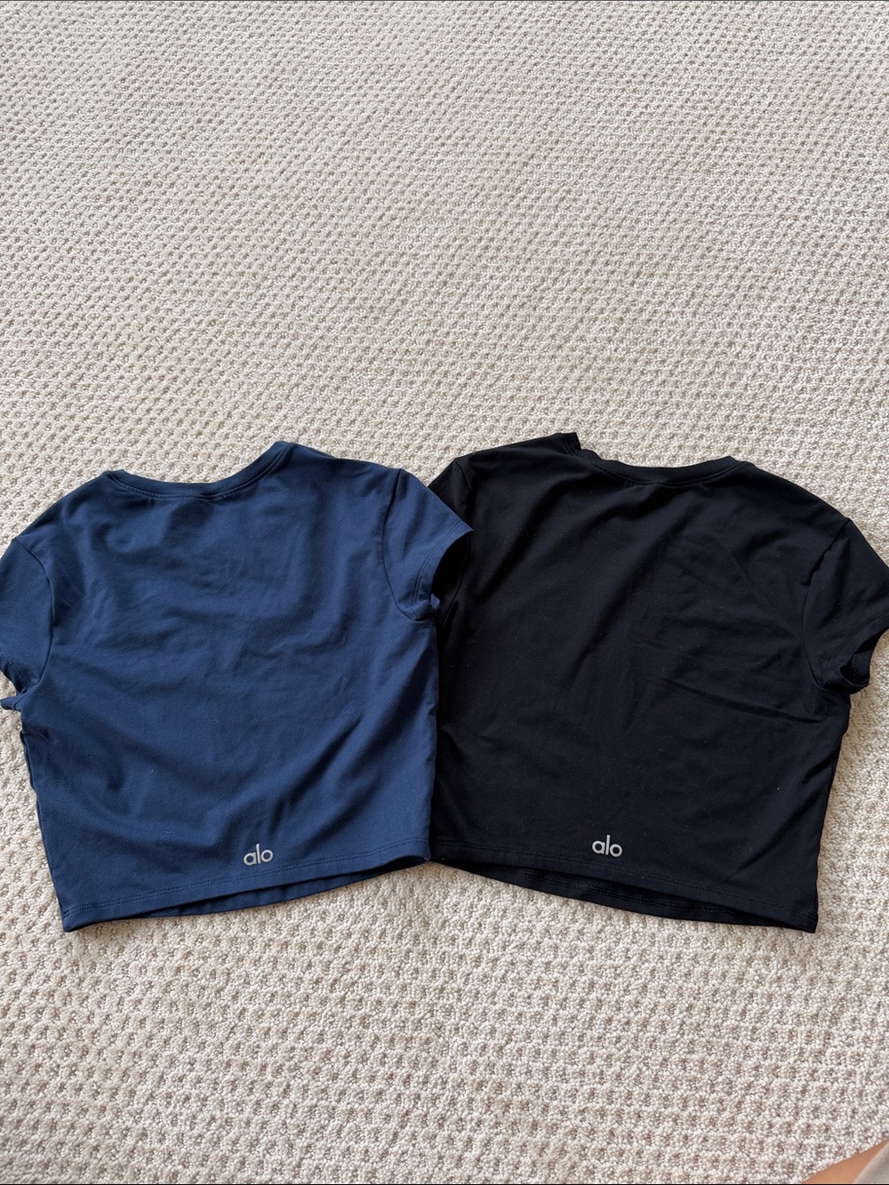 ALO Yoga Short Sleeve Tees in Navy and Black